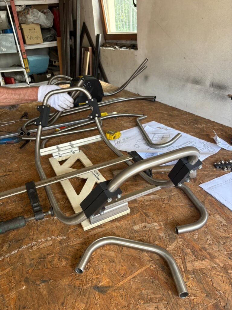 CNC 3D bended frame welding